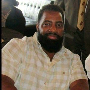 Meet your Posher, Dennis